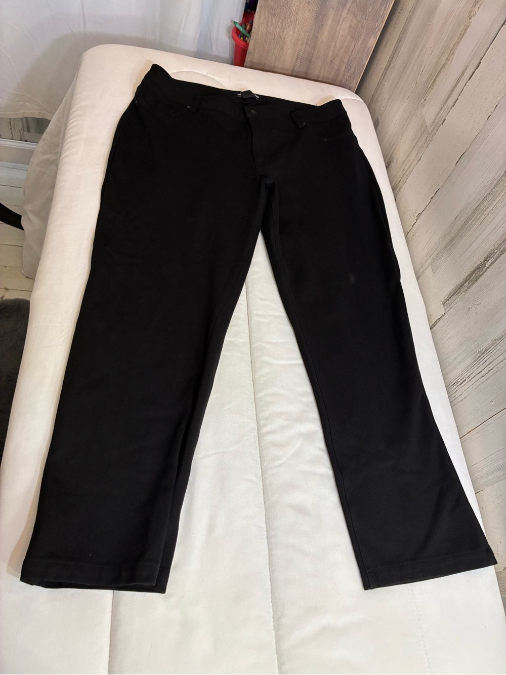 DKNY Black Women’s Sz L straight leg stretch pants